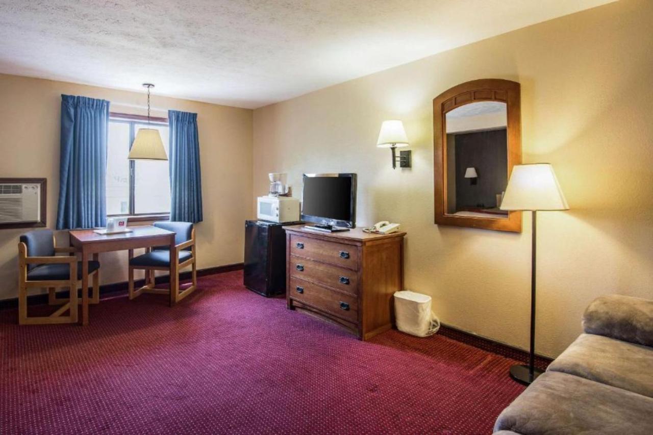 Econo Lodge Junction City I-70 Near Fort Riley エクステリア 写真